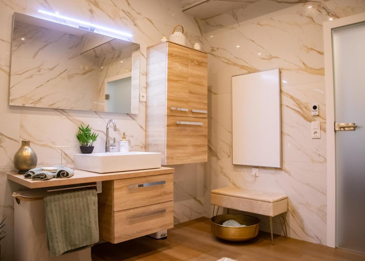 Loft Ferienwohnung Lechenich แอร์ฟชตัดท์ ภายนอก รูปภาพ